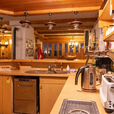 Хостел Petit Velan - Coworking & Coliving Бург-Сен-Пьер Экстерьер фото