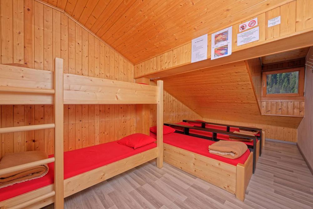 Хостел Petit Velan - Coworking & Coliving Бург-Сен-Пьер Экстерьер фото