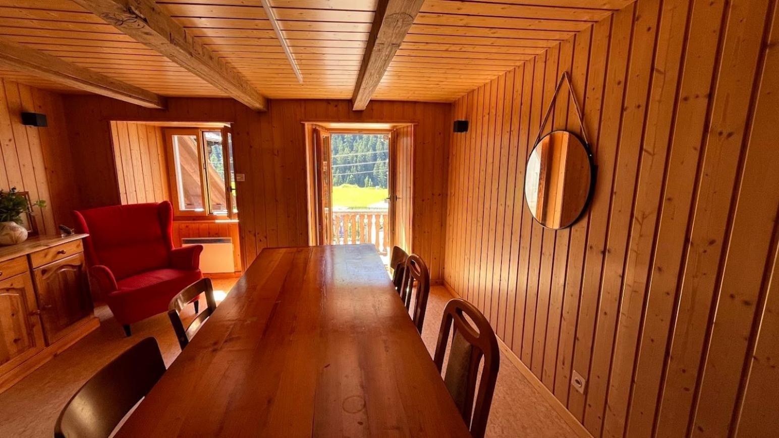 Хостел Petit Velan - Coworking & Coliving Бург-Сен-Пьер Экстерьер фото