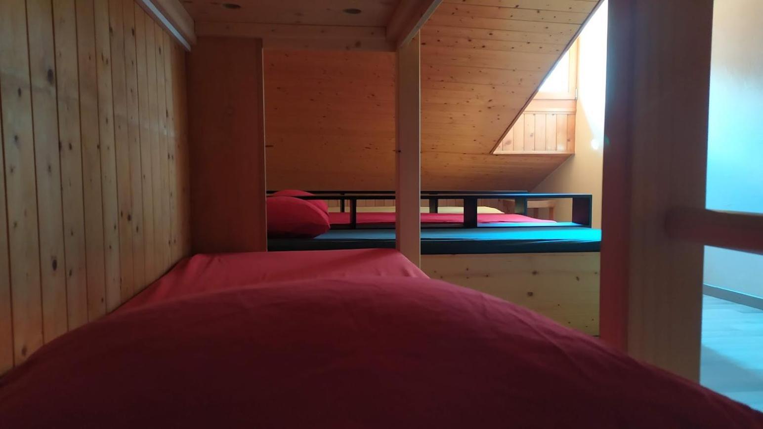 Хостел Petit Velan - Coworking & Coliving Бург-Сен-Пьер Экстерьер фото