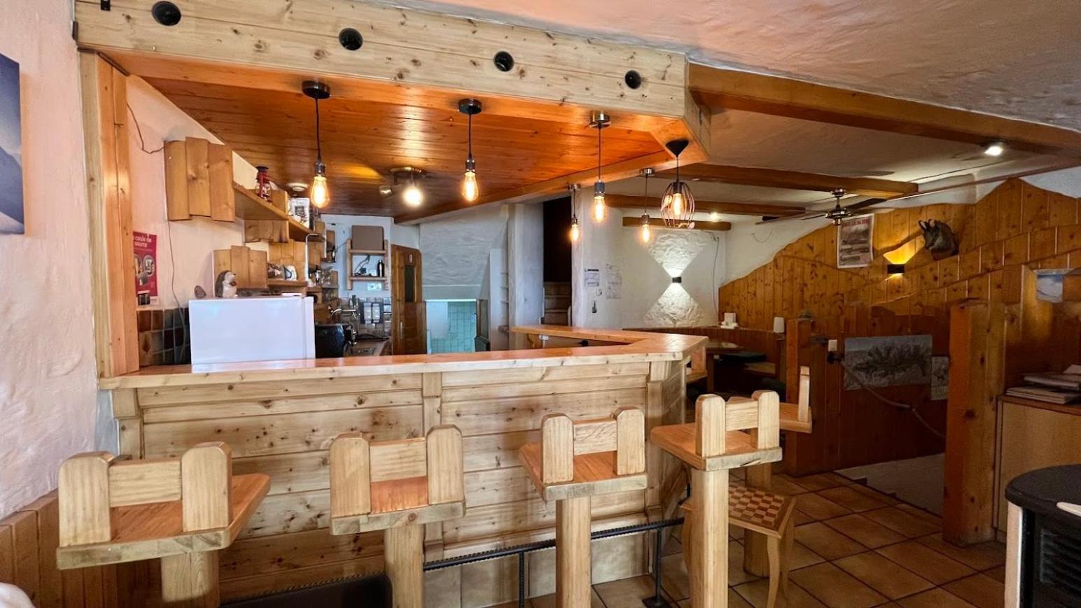 Хостел Petit Velan - Coworking & Coliving Бург-Сен-Пьер Экстерьер фото