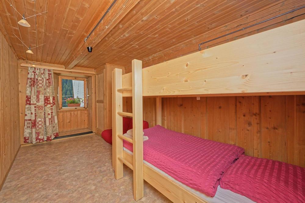 Хостел Petit Velan - Coworking & Coliving Бург-Сен-Пьер Экстерьер фото